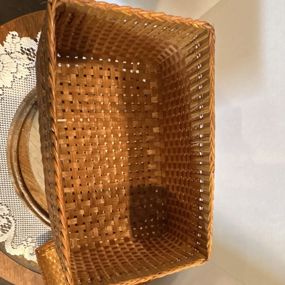 Vintage Handmade Split Bamboo Storage Basket Rattan.Folk art. Rare.